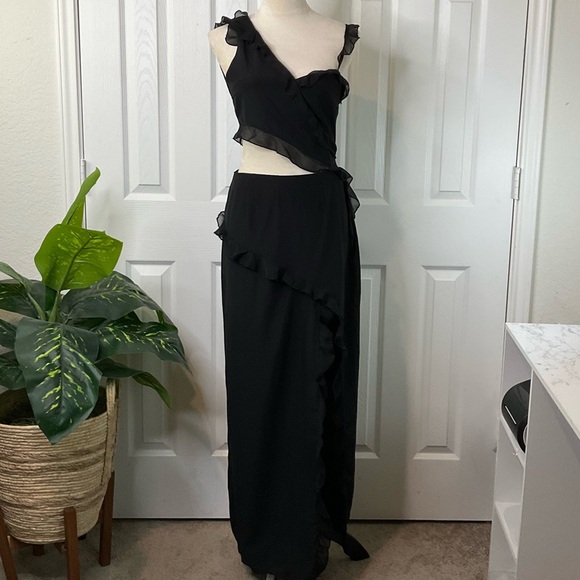 PrettyLittleThing -  NWT Black Chiffon Frill Cut Out Maxi Dress Size 6 - Picture 3 of 16